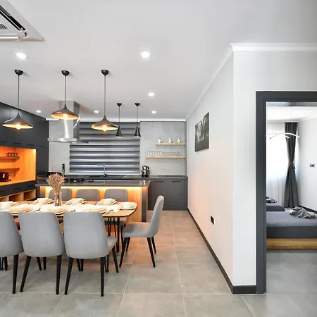 Villa Mamon Luxury Life *