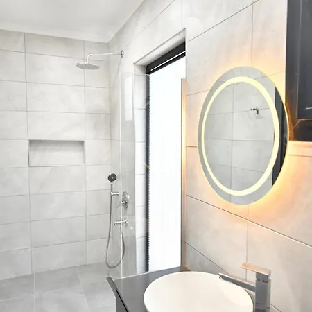 Mamon Luxury Life Villa